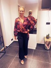 Afbeelding in Gallery-weergave laden, Tie-up wrap blouse
